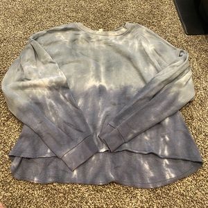 American Eagle Gray to blue crop top